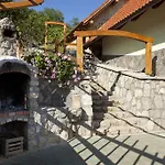 Vineyard Lustek