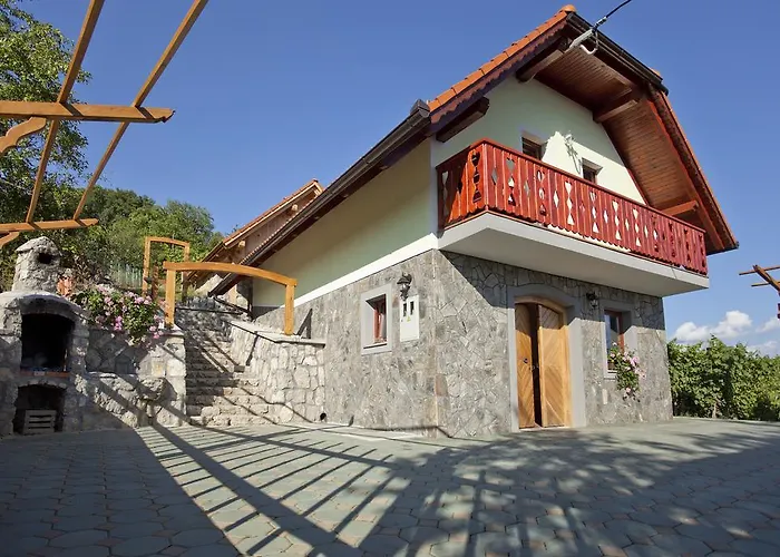 Vineyard Lustek Dom wakacyjny *